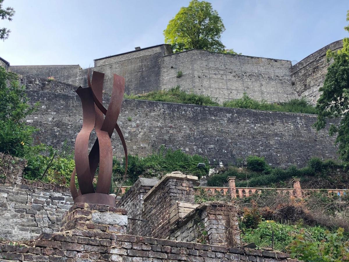 L'Enjambee Aparthotel Namur Bagian luar foto